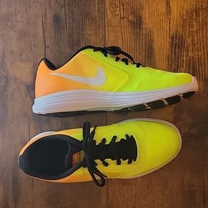 Nike Revolution 3 Tennis Shoe